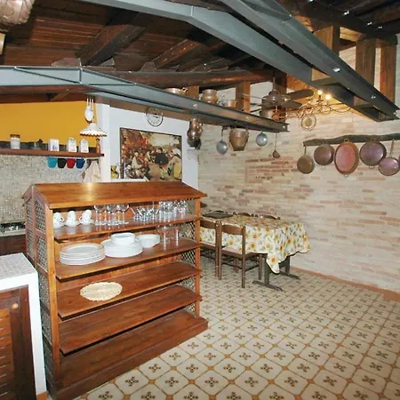 Casale Barbagianni 农家乐 *